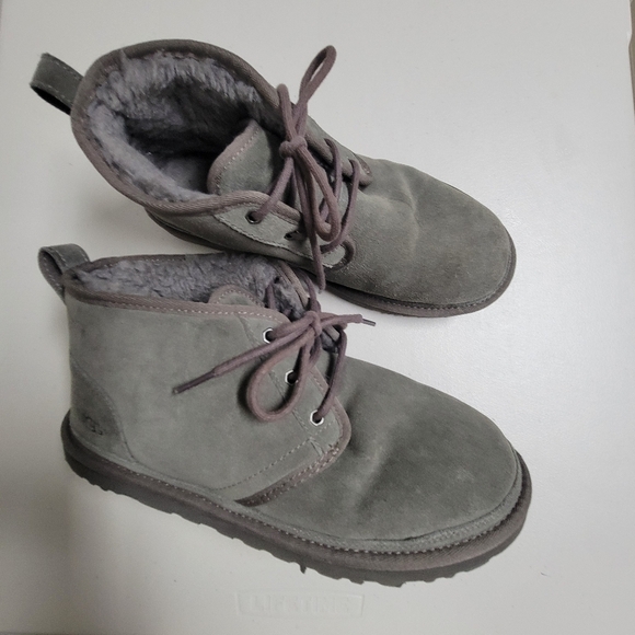 UGG Neumel Charcoal Men's Suede Low Chukka Boots. - Picture 10 of 11